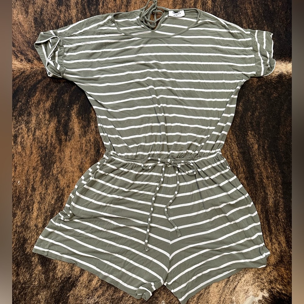 Zenana size XL green and white striped romper with pockets and ties